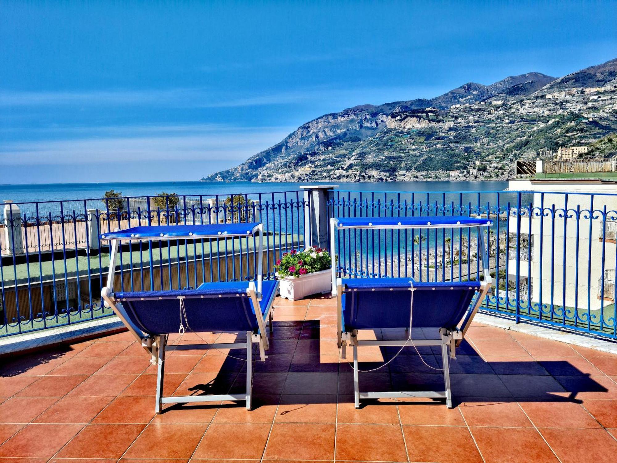 شقة A Terrace On The Sea مايوري المظهر الخارجي الصورة